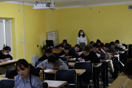 Сувилагч, эх баригч нарын дунд онолын мэдлэг, гардан ур чадварын үнэлгээ хийгдэж байна