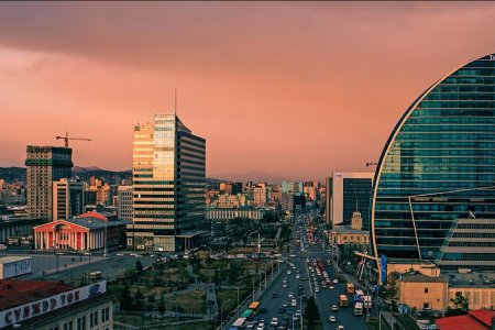 Нийтлэг ойлголтоор соёл нь хүнийг төлөвшүүлэх, хөгжүүлэх үүрэг гүйцэтгэдэг