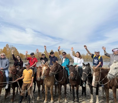 国立公園テレルジにカヤックでトール川下り/乗馬体験する日帰りツアー