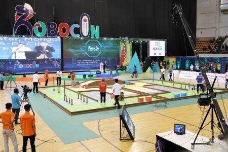 Монгол оюутнууд роботын тэмцээнд түүхэн амжилт гаргалаа