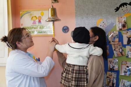ЭХЭМҮТ: Хавдартай хүүхдүүдэд зориулсан “Сургалтын танхим” ашиглалтад орж, анхны хичээлийн шинэ жилээ эхлүүлээ