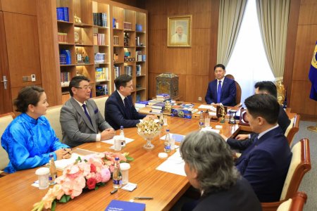 Монгол Улсын Ерөнхийлөгч У.Хүрэлсүх “Хилийн чанад дахь монголчуудын зөвлөл” ТББ-ын удирдлагыг хүлээн авч уулзлаа