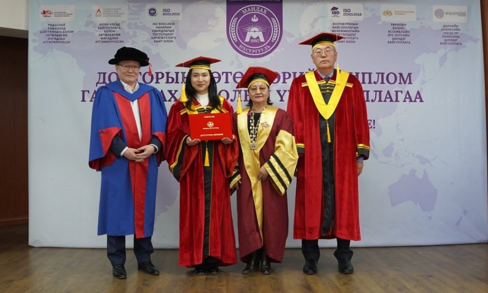 Doctoral Graduation Ceremony Held for Business Administration Program