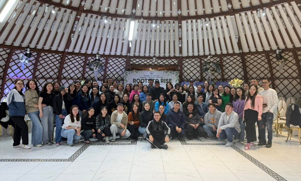 АХИСАН ТҮВШНИЙ СУРГУУЛЬ НИЙТ МАГИСТРАНТУУДЫГ ЧИГЛҮҮЛЖ “ROOTS AND RISE” ВОРКШОП ҮЙЛ АЖИЛЛАГААГ ЗОХИОН БАЙГУУЛЛАА
