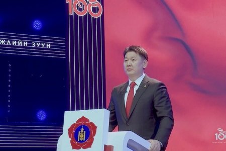 У.ХҮРЭЛСҮХ: Монгол хүн БАЙГАЛИЙН БАЯЛАГТАА  эзэн байх шударга ёсны тэмцлийг тууштай үргэлжлүүлэх болно гэдгээ Эх орончдын баярын энэ өдөр ард түмэндээ илэрхийлье!