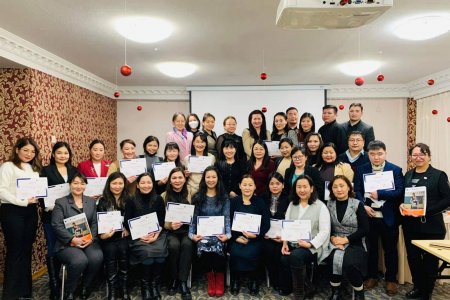 ХҮМҮҮЖЛИЙН ЭЕРЭГ АРГА ЗҮЙН ҮНДЭСНИЙ СУРГАГЧ БАГШ БЭЛТГЭЖ БАЙНА