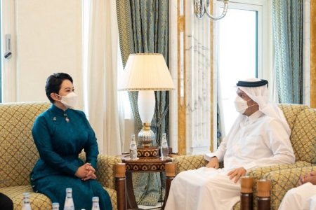 ГАДААД ХАРИЛЦААНЫ САЙД Б.БАТЦЭЦЭГ КАТАР УЛСАД АЛБАН ЁСНЫ АЙЛЧЛАЛ ХИЙЖ БАЙНА