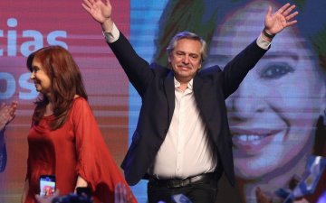 Аргентин улсын ерөнхийлөгчийн сонгуульд сөрөг хүчний удирдагч ялалт байгууллаа