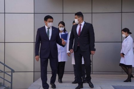 БАГА НАСНЫ ХҮҮХДҮҮДИЙГ МАРГААШААС ТОМУУГИЙН ВАКЦИНД ХАМРУУЛНА