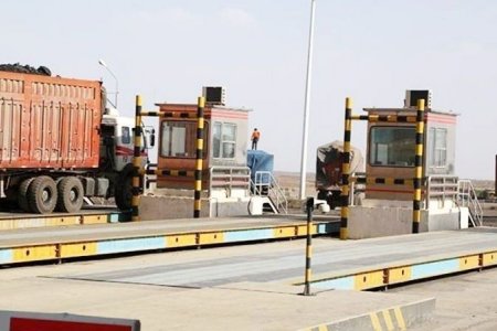 Цагааннуурын боомтоор микроавтобус нэвтрүүлэхийг хориглолоо