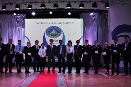 Тэргүүний сумын татварын улсын байцаагчид шагнууллаа