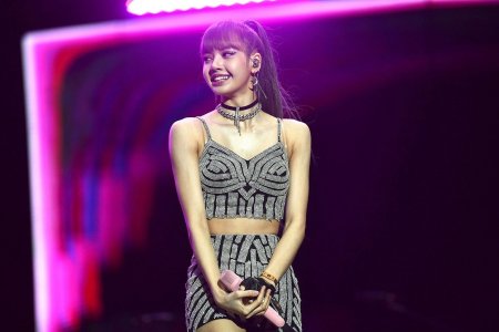 Blackpink хамтлагийн Лиза анхны соло уран бүтээлээ гаргалаа