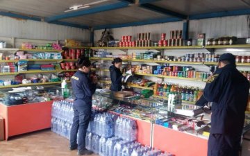 Хүнсний бөөний төв, түгээлтийн үйл ажиллагаа зогссон учраас хүнсний дэлгүүрүүд бараагүй болжээ