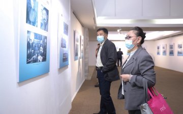 ОРЧИН ЦАГИЙН БОЛОВСРОЛ-100 ЖИЛ ҮЗЭСГЭЛЭН НЭЭЛЭЭ