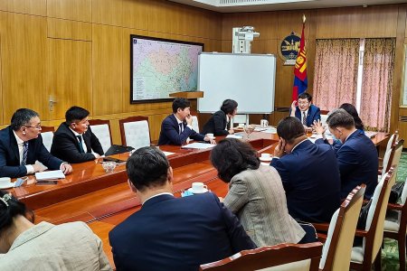 Шадар сайд Я.Содбаатар газрын тос боловсруулах үйлдвэрийн явцыг эрчимжүүлэх үүрэг өглөө