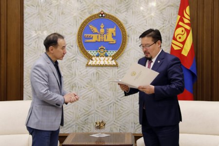 Төрийн өмчит, орон нутгийн өмчит ААН-үүдийг байгуулахгүй байх тухай тогтоолын төсөл өргөн барьжээ