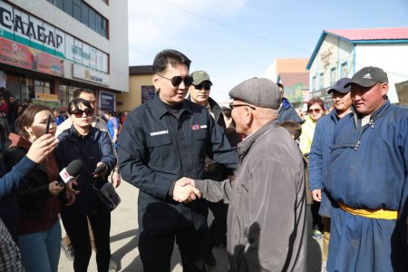 Ерөнхий сайд У.Хүрэлсүх Өвөрхангай аймагт тулгамдсан асуудлуудаас газар дээр нь шийдлээ