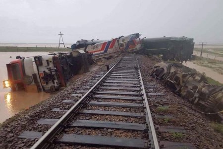 Мааньт өртөөнд гурван вагон замаасаа гарч, осолджээ