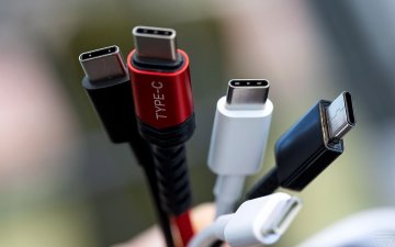 Европын холбоо 2024 оноос эхлэн бүх төрлийн ухаалаг төхөөрөмж, гар утсыг нэг төрлийн цэнэглэгч ашиглахыг шаардана