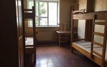 Шаардлага хангаагүй дотуур байранд амьдарснаар хүүхдүүдийн эрүүл, аюулгүй амьдрах эрх зөрчигдөж байна