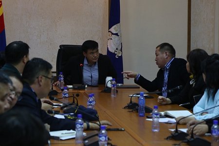 Ж.Батбаясгалан: Иргэдийн хордсон шалтгааныг мэргэжлийн байгууллагууд тогтоохоор ажиллаж байна