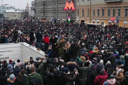 Москва хотод хоёр мянга орчим хүн эсэргүүцлийн ажиллагаанд оролцжээ