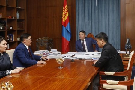 Улиран сонгогдсон Г.Занданшатар Ерөнхийлөгч Х.Баттулгад бараалхлаа