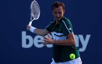 Майами Опен тэмцээний шилдэг наймын долоо нь 25 болон түүнээс доош насныхан байна 