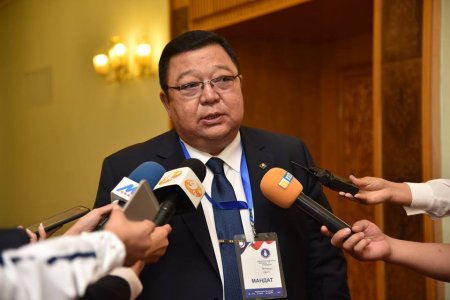Ж.Батзандан намаасаа хөөгдөж Д.Мурат, Л.Болд хоёрт улс төрийн хариуцлага хүлээлгэлээ 