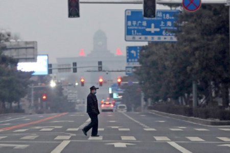 Гуанжоуд нийтийн тээврийг зогсоон сургуулиудыг хааж, томоохон хот руу хийх нислэгийг цуцалжээ