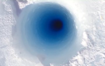 Эрдэмтэд Антарктидын мөсөн дор цаг хугацааны явцад хөлдсөн далд байгалийн тогтоц газрыг илрүүлжээ