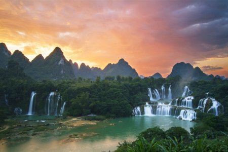 Вьетнамын үзэсгэлэнт эрдэнэ “Бан Гиок” хүрхрээ 