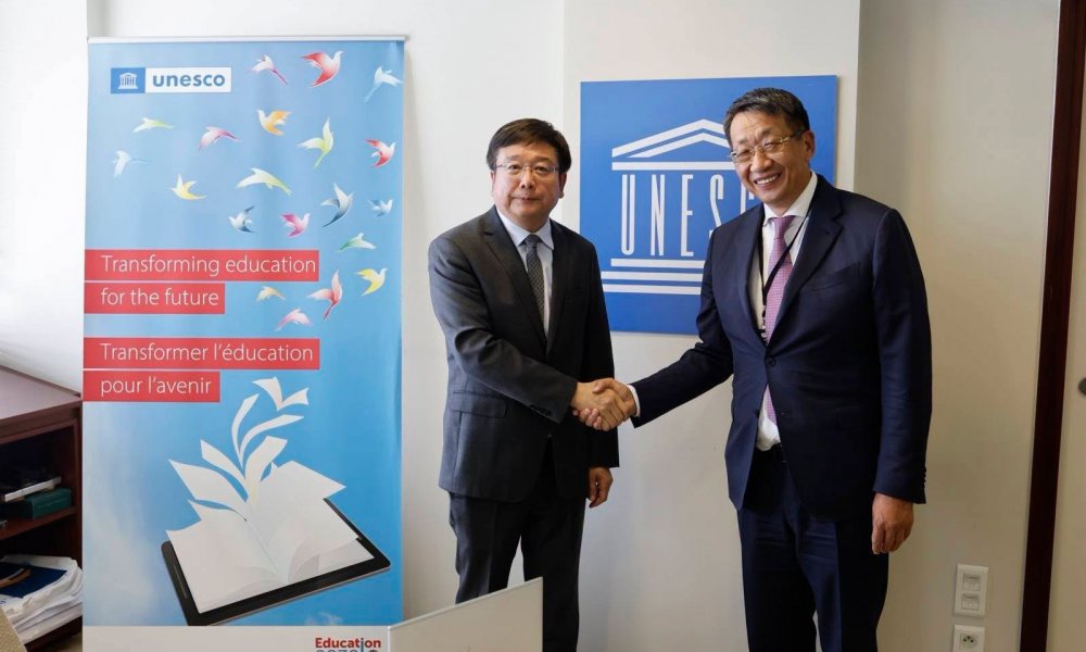 Minister meets UNESCO Assistant Director-General in Paris to Expand Educational Cooperation
