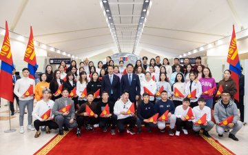 “ЕРӨНХИЙЛӨГЧИЙН ИЛГЭЭЛТ-2100” ТЭТГЭЛЭГТ ХӨТӨЛБӨРИЙН ЭЗЭД ГАДААДАД СУРАЛЦАХААР МОРДЛОО