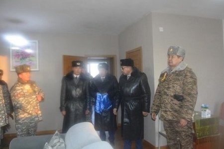 Ховд аймгийн Онцгой байдлын 24 алба хаагчид орон сууцны түлхүүрийг нь гардуулав
