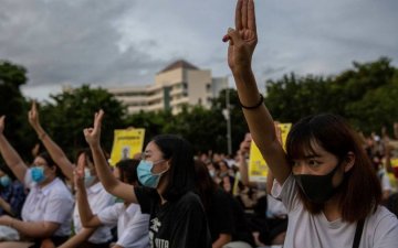 Тайланд улсын нийслэл Бангкок хотод эсэргүүцлийн жагсаал боллоо