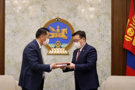 БОЛОВСРОЛЫН ЕРӨНХИЙ ХУУЛИЙН ТӨСӨЛ БОЛОН ТҮҮНИЙГ ДАГАЛДАН ГАРАХ ХУУЛИЙН ТӨСЛҮҮДИЙГ УИХ-Д ӨРГӨН БАРИЛАА