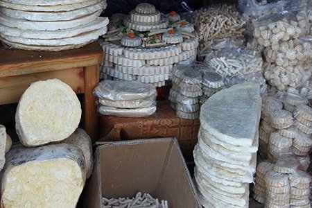 Дотооддоо үйлдвэрлэдэг бараа бүтээгдэхүүний үнэ нэмэгдсэнд иргэд бухимдалтай байна