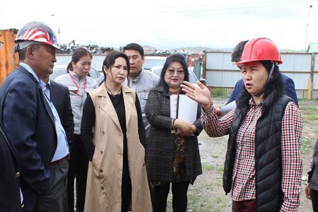 БГД-т улс нийслэлийн төсвөөр баригдаж буй сургууль, цэцэрлэгийн барилгын ажлын явцтай танилцлаа