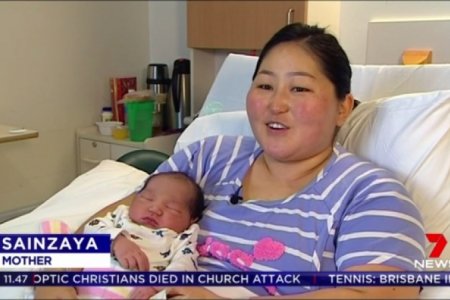 Австралид мэндэлсэн монгол хүүд сая төгрөгийн бонд олгохоор болжээ