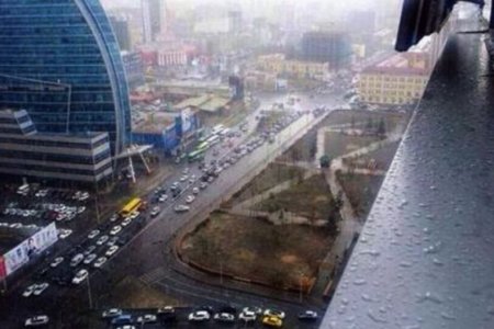 Онцгой байдлын алба хаагчид үер боогдсон 44 иргэнийг нүүлгэн шилжүүлжээ