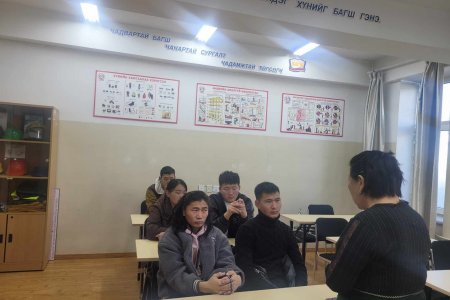 Үйлдвэрлэлийн дадлагад гарах БУТ-ийн ангийн суралцагчдад ХАБЭА-н урьдчилсан зааварчилгаа өглөө