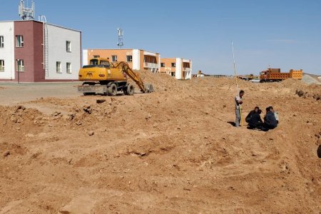 ӨМНӨГОВЬ: Хилийн боомтын албан хаагчдын 24 айлын орон сууцыг барих ажил эхэллээ