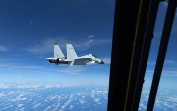 БНХАУ-ын сөнөөгч онгоцнууд иргэний агаарын тээврийн онгоцнуудтай зэрэгцэн аюултай нислэг үйлдэж байна гэж Пентагоноос буруутгажээ