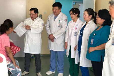 Тархины хавдартай эхийг эсэн мэнд амаржуулж, хандивын аян өрнүүлжээ