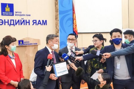 Голомт банк ХӨСҮТ-нд 100 сая төгрөг хандивлалаа