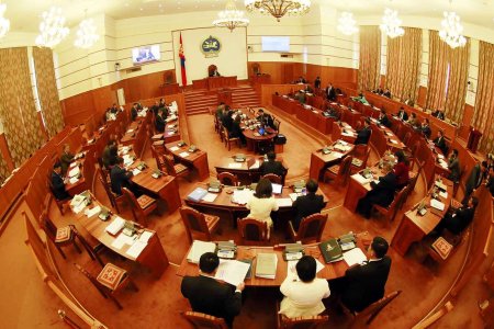 ИРЦ: УИХ-ын гишүүн Д.Ганбат хамгийн олон тасалсан бол 32 гишүүн чуулганд бүрэн оролцжээ