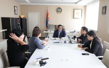 Боловсролын яамны Төрийн нарийн бичгийн дарга Т.Ням-Очир Европын сэргээн босголт, хөгжлийн банкны “Эрчим хүчний салбарын залуу инженерүүдийн техникийн ур чадварыг дээшлүүлэх төсөл”-ийн удирдагч Зарина Абдуллаеватай уулзлаа