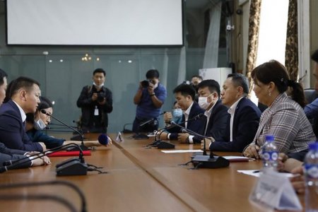 Намууд нэр дэвшигчдийн баримт бичгээ сонгуулийн хороонд ирүүллээ