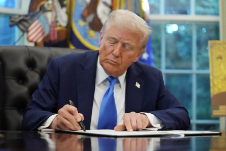 АНУ-ын Ерөнхийлөгч Д.Трамп гадаадын мэргэшсэн ажилтны визийн хураамжийг 100 мянган ам.доллар болгожээ 